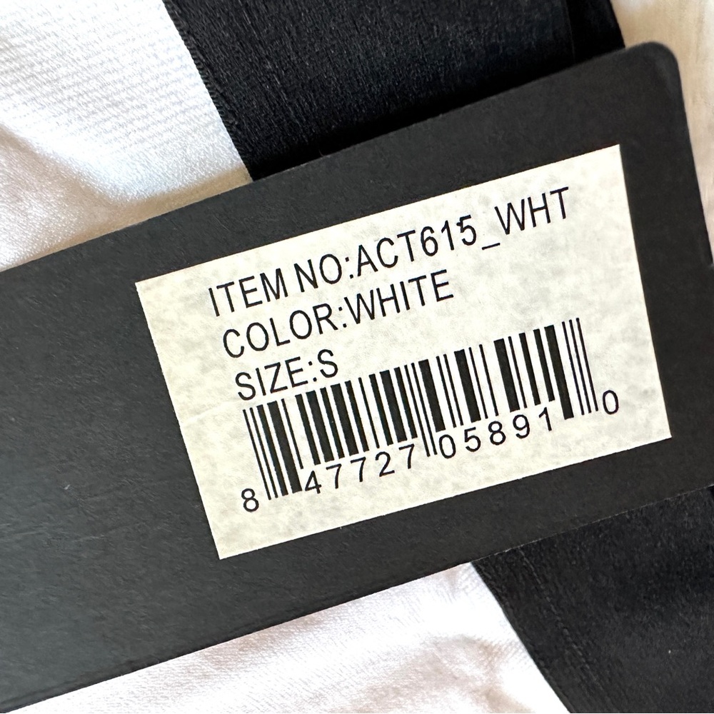 Yelete Criss Cross Sports Bra White Black High Impact Removable Cups S NWT - Picture 7 of 9